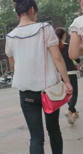 细腿紧身黑牛少妇