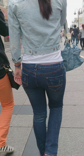 细腰宽臀蓝紧牛