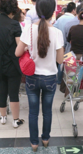 超市紧身包臀黑牛