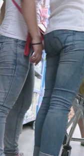 超市两包臀牛仔