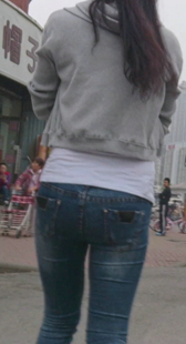 圆臀小妹夹好紧