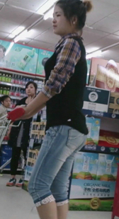 侧看才能体现臀翘