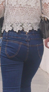 细高跟宽臀蓝牛少妇