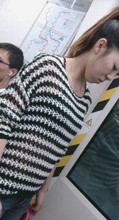 地铁成熟牛仔少妇