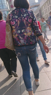 翘臀少妇真会扭