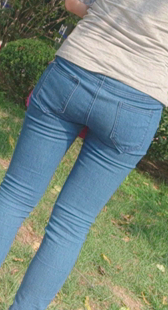 细长腿蓝牛少妇