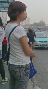 公交站灰牛重口味