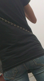 超紧牛仔包臀小妹等车