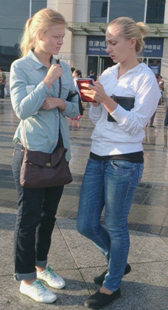 街拍两紧牛老外