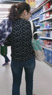 超市宽臀紧身黑牛