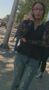 性感少妇三角区深沟