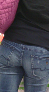 地铁深沟蓝紧牛