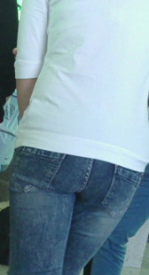 地铁超紧牛仔少妇