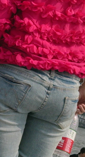 灰牛小翘臀少妇