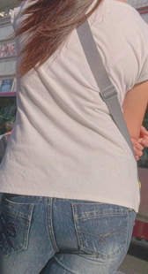 地铁圆臀牛仔小妹