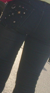 公交站黑牛成熟小少妇