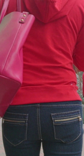 公交站黑紧包臀