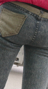 街拍翘臀牛仔少妇视频