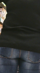 超市紧身牛仔少妇视频