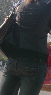 黑紧牛仔等车小少妇