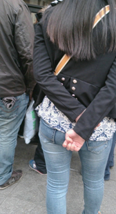 小翘臀怕人拍呀