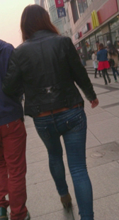 走路内痕如此明显