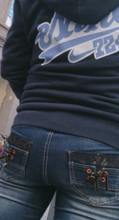 包臀牛仔侧看就是翘