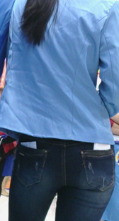 包臀蓝牛售货员