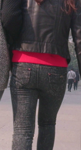 包臀黑紧牛仔小妹