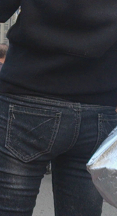 公交站黑紧牛仔