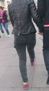 小妹屁股都如此宽