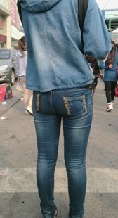 街拍蓝牛小少妇视频