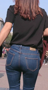 蓝牛小少妇屁股大深沟