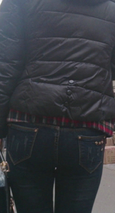 街拍重口味宽臀牛仔少妇