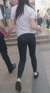 性感黑牛翘紧臀