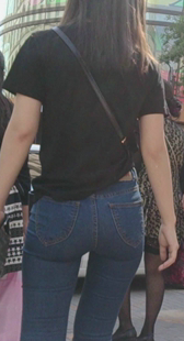 街拍蓝牛宽紧臀