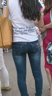 性感蓝牛宽大臀