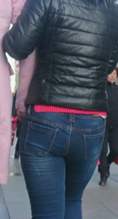 冬天街拍紧身牛仔