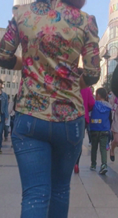 跟拍紧身蓝牛小少妇视频