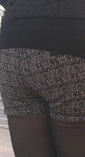 大屁股夹紧黑丝少妇