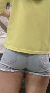 细腰大屁股热裤