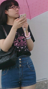 街拍性感小妹三角区