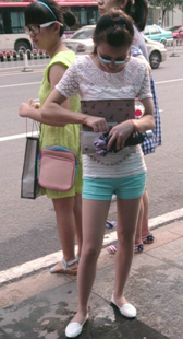 肉丝热裤小少妇