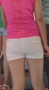 商场包臀白紧裤