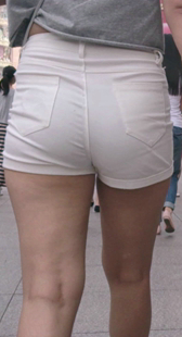 细腰宽臀白紧少妇