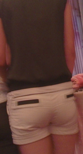 街拍服装街小少妇