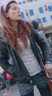 小少妇穿得有点奇怪