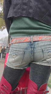 公交站包臀紧牛