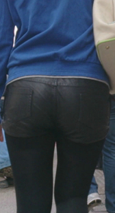 翘臀皮裤小少妇