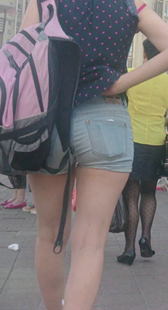 美腿宽紧臀热裤